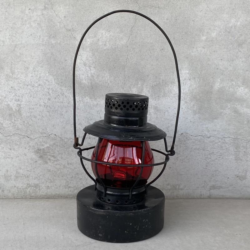 画像2: VINTAGE ANTIQUE HANDLAN ST.LOUIS RAILROAD LANTERN ヴィンテージ アンティーク レイルロード ランタン オイルランプ / キャンプ アウトドア 赤色ホヤ アメリカ USA (2)