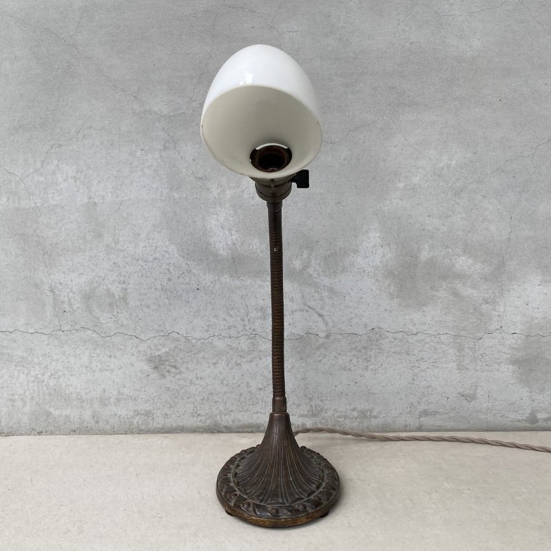 画像2: VINTAGE ANTIQUE DESKLAMP ALADDIN MFG Co. ヴィンテージ アンティーク デスクランプ スタンドライト 卓上ライト 照明 / ミルクガラスシェード グースネック アメリカ