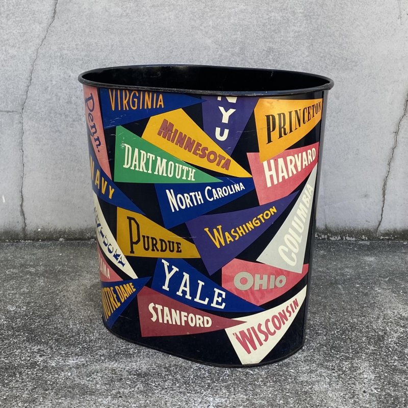 画像1: VINTAGE ANTIQUE TINCAN COLLEGE PENNANT ヴィンテージ アンティーク ゴミ箱 トラッシュ缶 カレッジペナント ティン缶 / インテリア ディスプレイ 雑貨 アメリカ