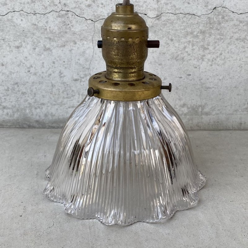 画像2: VINTAGE ANTIQUE LAMP ヴィンテージ アンティーク 吊り下げライト / ライト ペンダントライト ガラスシェード 天井照明 店舗什器 アメリカ (1)