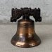 画像2: VINTAGE ANTIQUE LIBERTY BELL JAPANNED ヴィンテージ アンティーク リバティーベル 自由の鐘 ジャパンカラー ジャパンド / コレクタブル オブジェ 鈴 鐘 雑貨 小物 アメリカ (2)