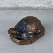 画像1: VINTAGE ANTIQUE TURTLE JAPANNED  ヴィンテージ アンティーク 亀 ジャパンフィニッシュ ジャパンカラー オブジェ / コレクタブル オブジェ ディスプレイ ジャパンド 置物 アメリカ (1)