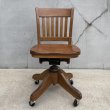 画像2: VINTAGE ANTIQUE CHAIR ヴィンテージ アンティーク 回転椅子 いす チェア / デスクチェア オフィスチェア ウッド 木製 家具 店舗什器 アメリカ (2)